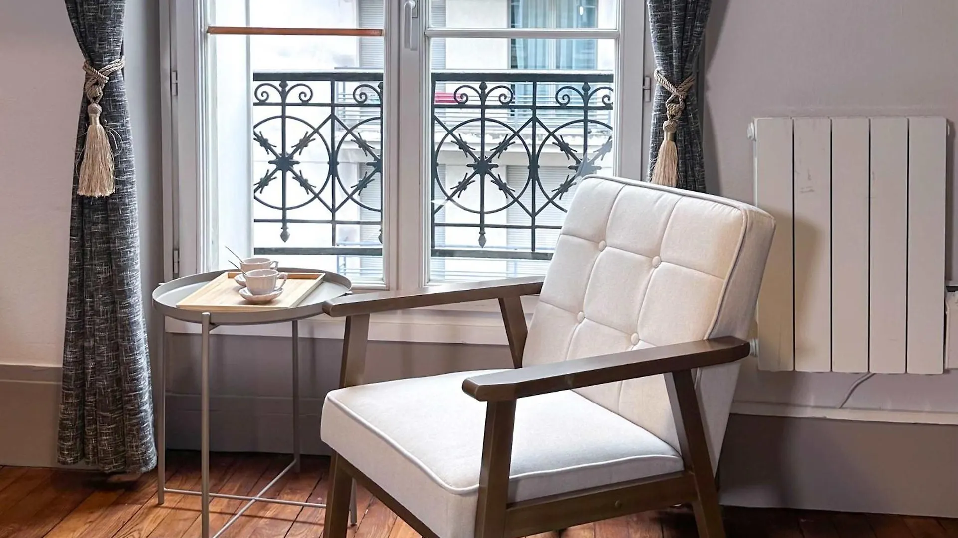 Charming Flat Near Eiffel Tower Apartment Paris France
